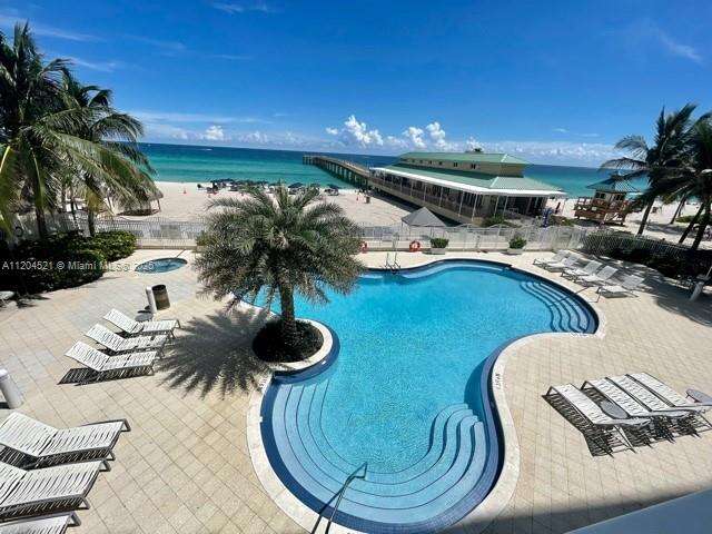 La Perla at 16699 Collins Ave, Sunny Isles Beach, FL 33160 - For Rent photo 38