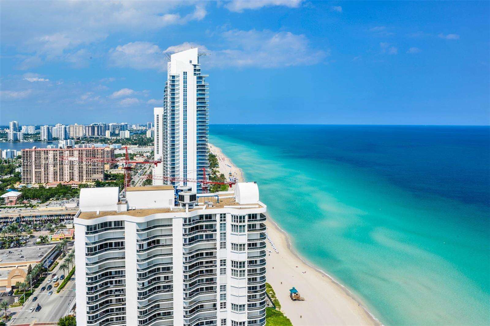 La Perla at 16699 Collins Ave, Sunny Isles Beach, FL 33160 - For Rent photo 39
