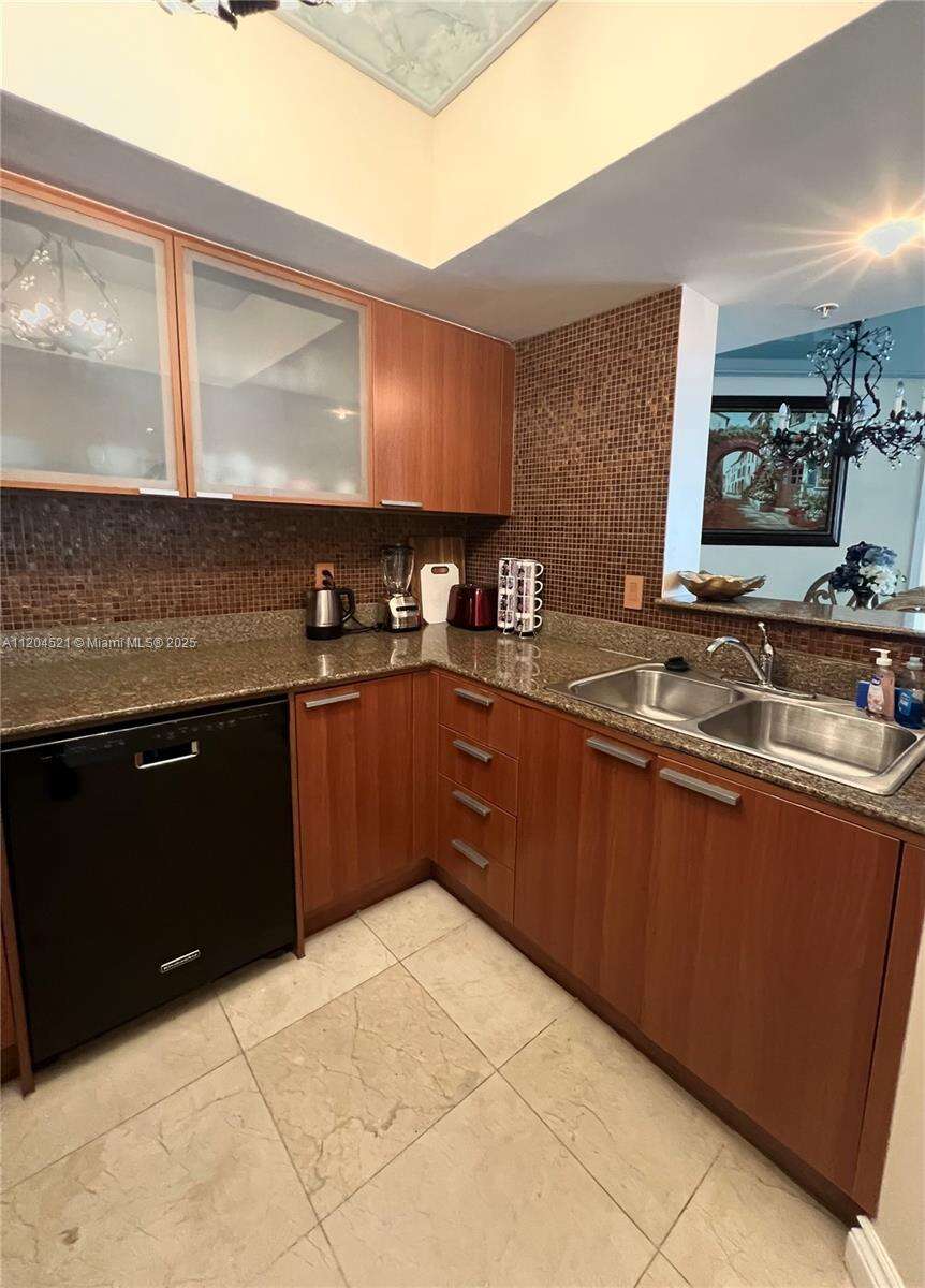 La Perla at 16699 Collins Ave, Sunny Isles Beach, FL 33160 - For Rent photo 5