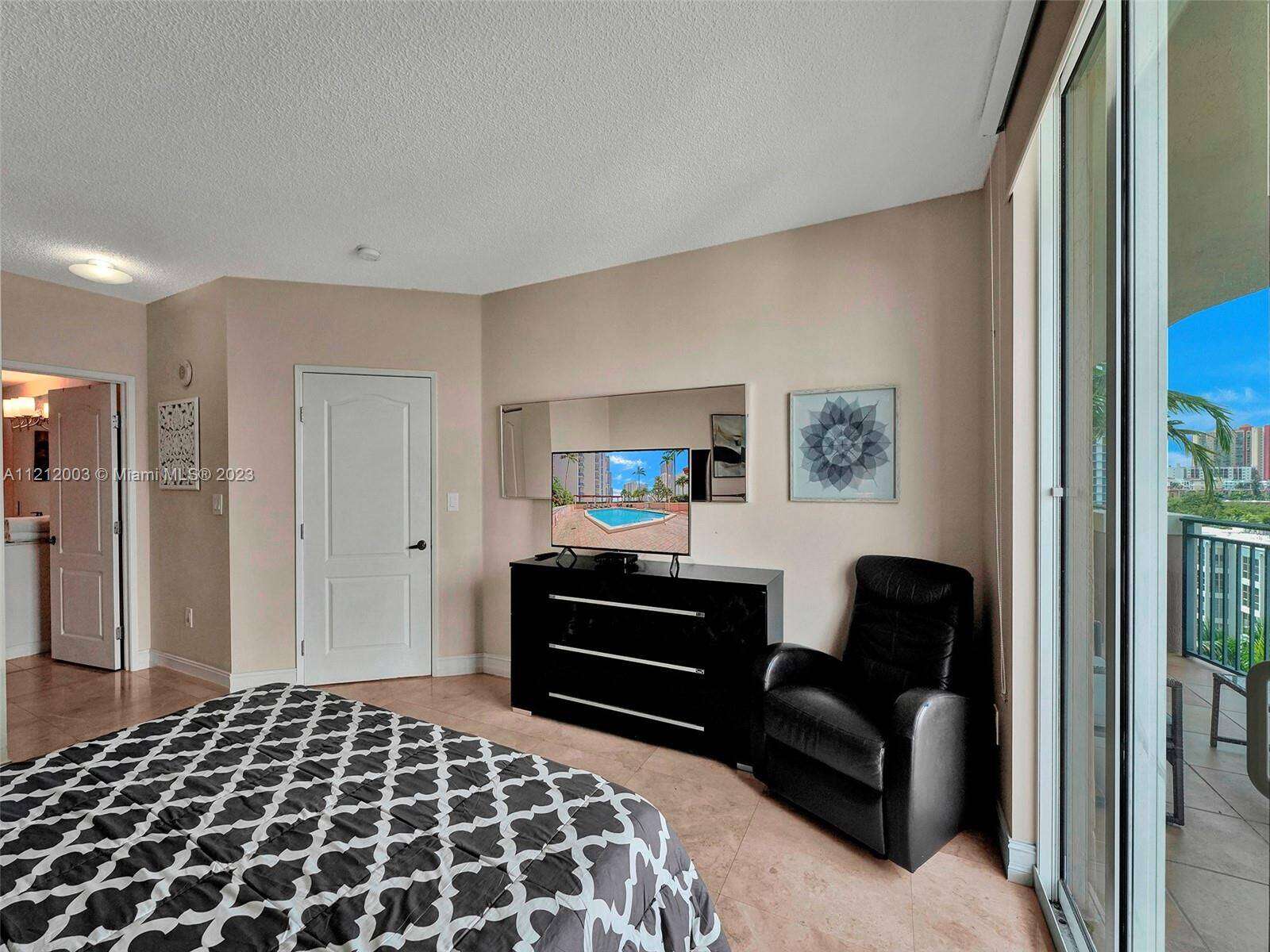 King David at 17555 Atlantic Blvd, Sunny Isles Beach, FL 33160 - For Rent photo 17