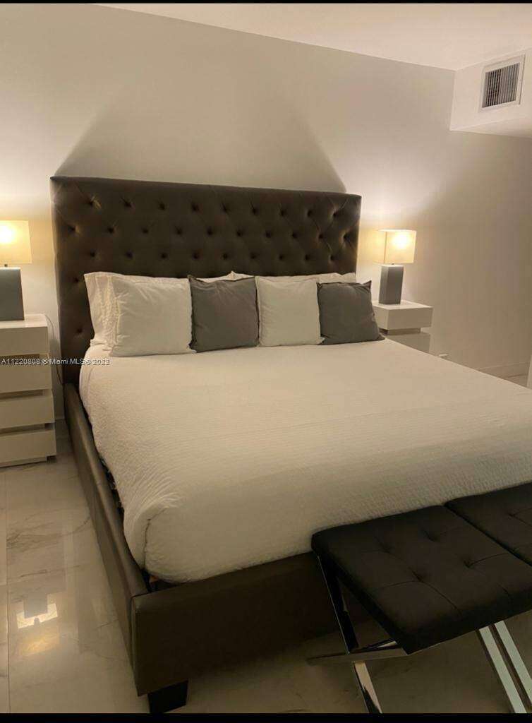 Roney Palace at 2301 Collins Ave, Miami Beach, FL 33139 - For Rent photo 11