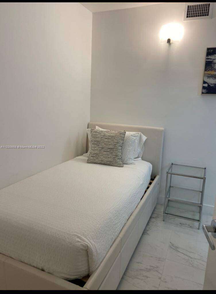 Roney Palace at 2301 Collins Ave, Miami Beach, FL 33139 - For Rent photo 15