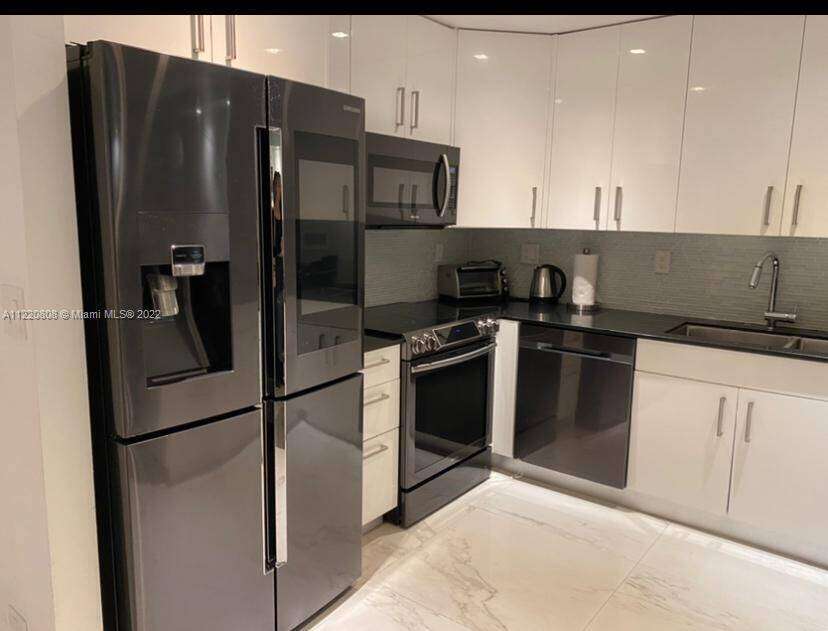 Roney Palace at 2301 Collins Ave, Miami Beach, FL 33139 - For Rent photo 3