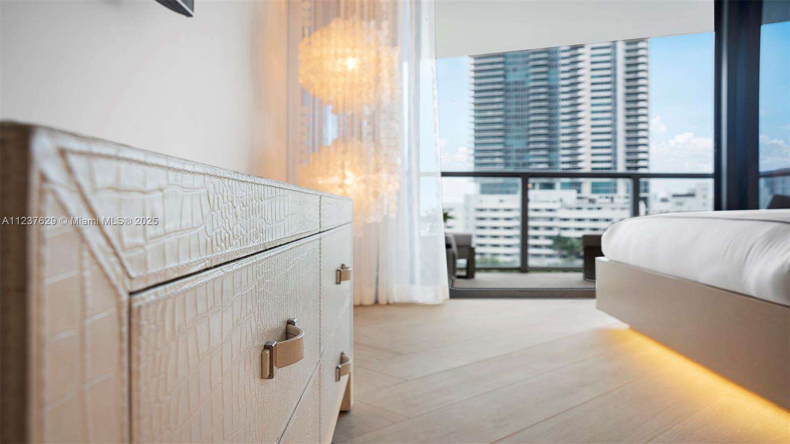 W South Beach at 2201 Collins Ave, Miami Beach, FL 33139 - For Rent photo 17