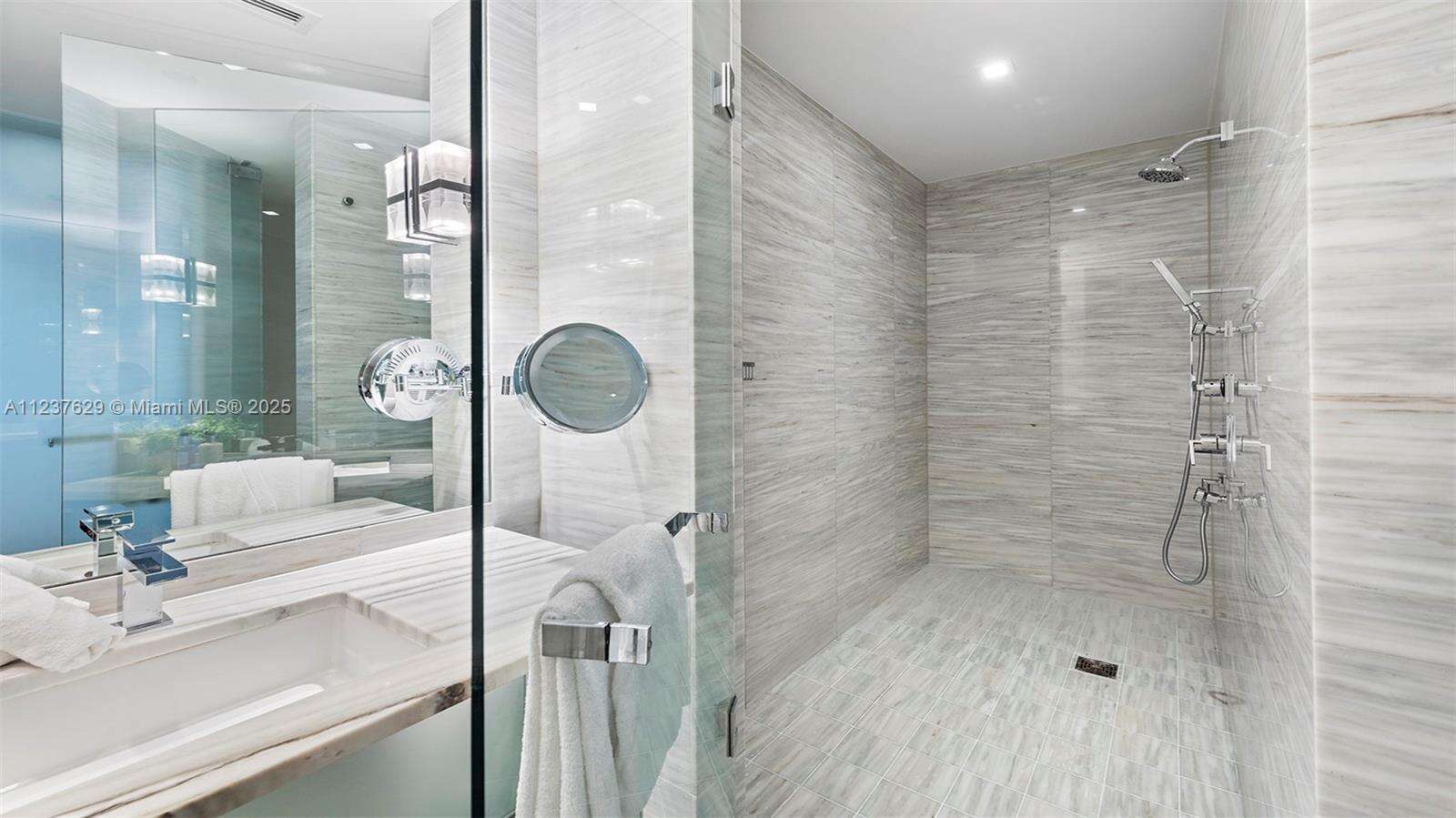 W South Beach at 2201 Collins Ave, Miami Beach, FL 33139 - For Rent photo 30