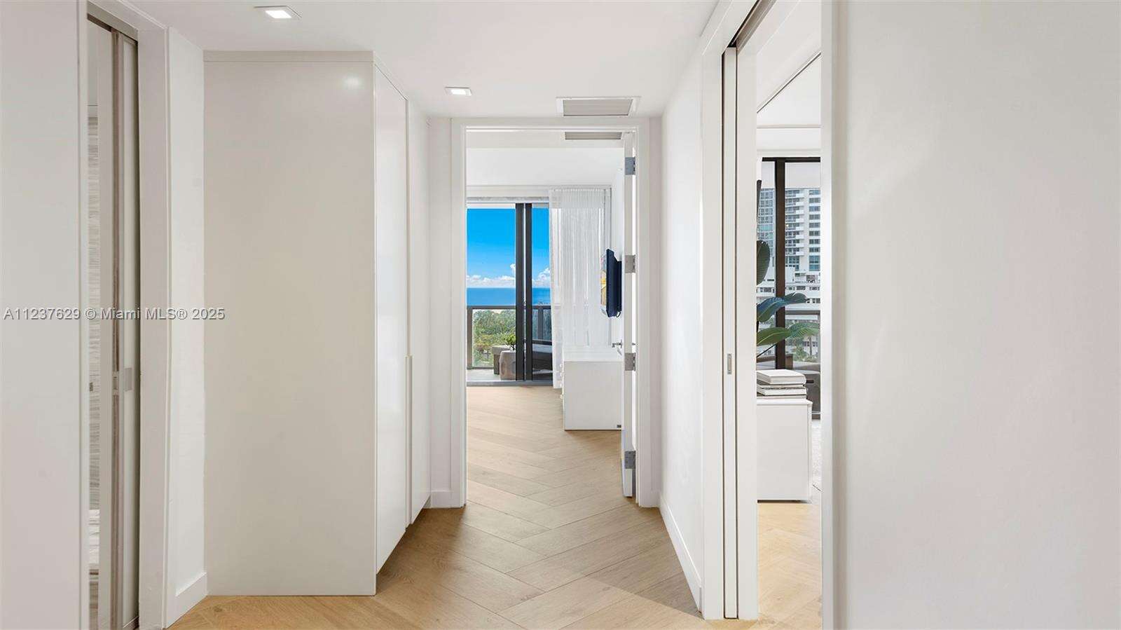 W South Beach at 2201 Collins Ave, Miami Beach, FL 33139 - For Rent photo 33