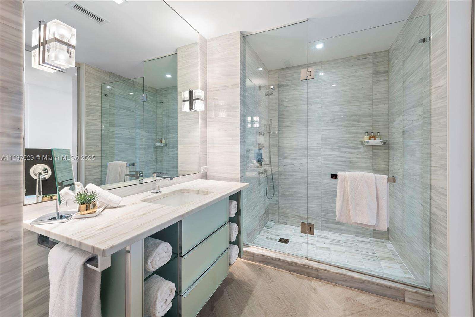 W South Beach at 2201 Collins Ave, Miami Beach, FL 33139 - For Rent photo 35
