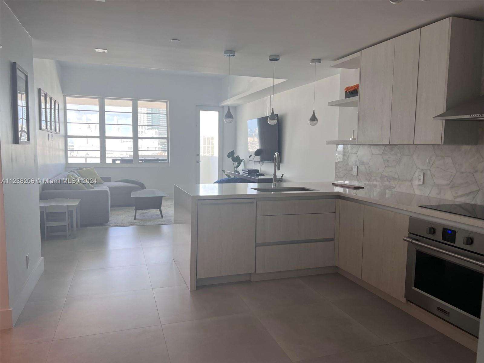 Decoplage at 100 Lincoln Rd, Miami Beach, FL 33139 - For Rent photo 2