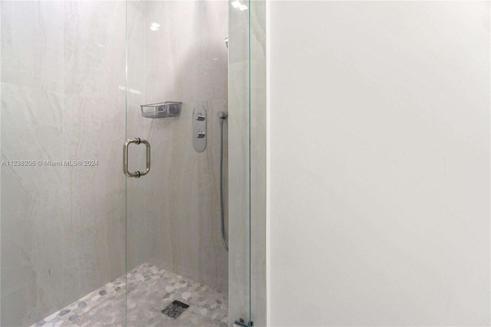Decoplage at 100 Lincoln Rd, Miami Beach, FL 33139 - For Rent photo 14