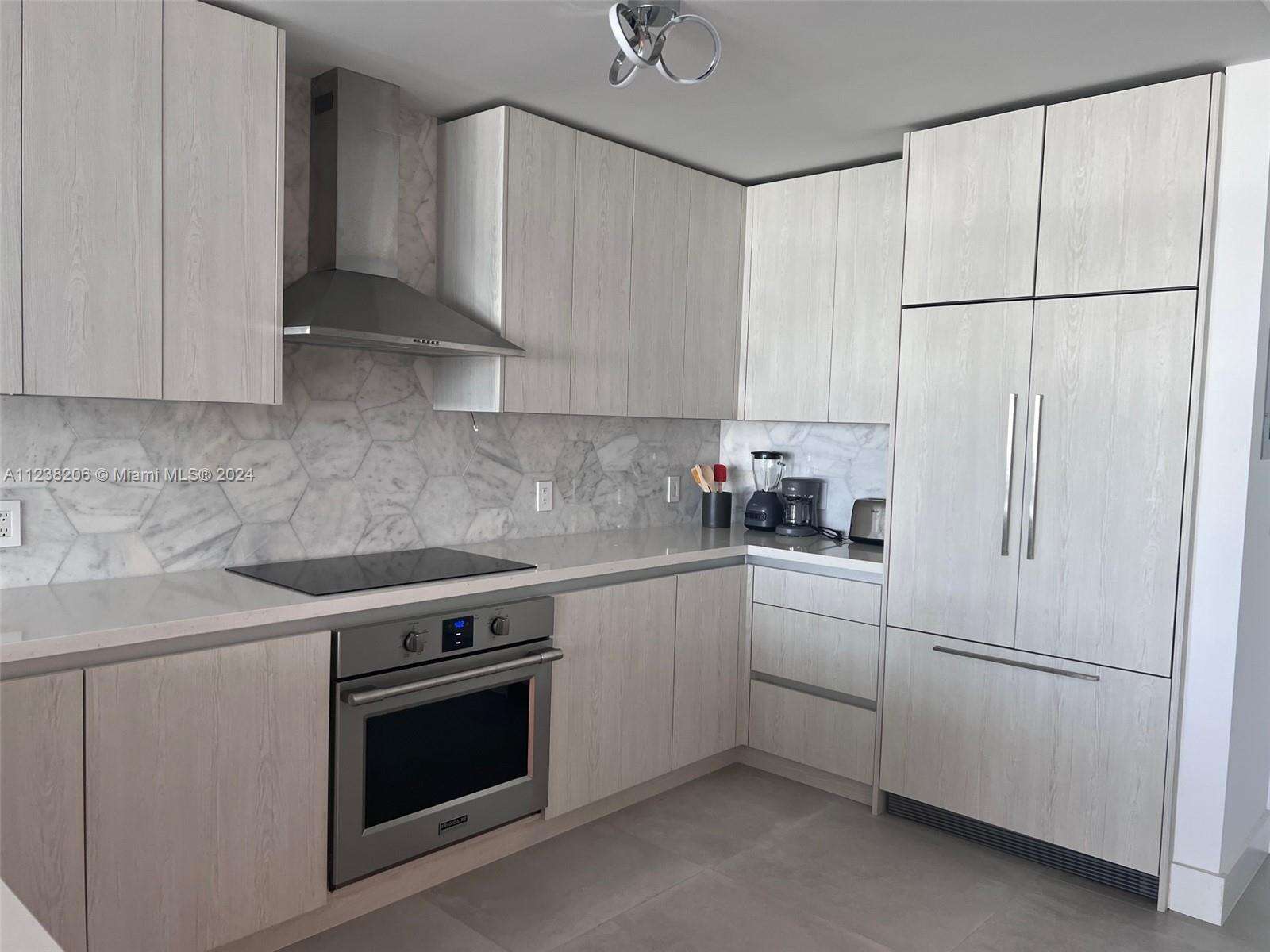 Decoplage at 100 Lincoln Rd, Miami Beach, FL 33139 - For Rent photo 4