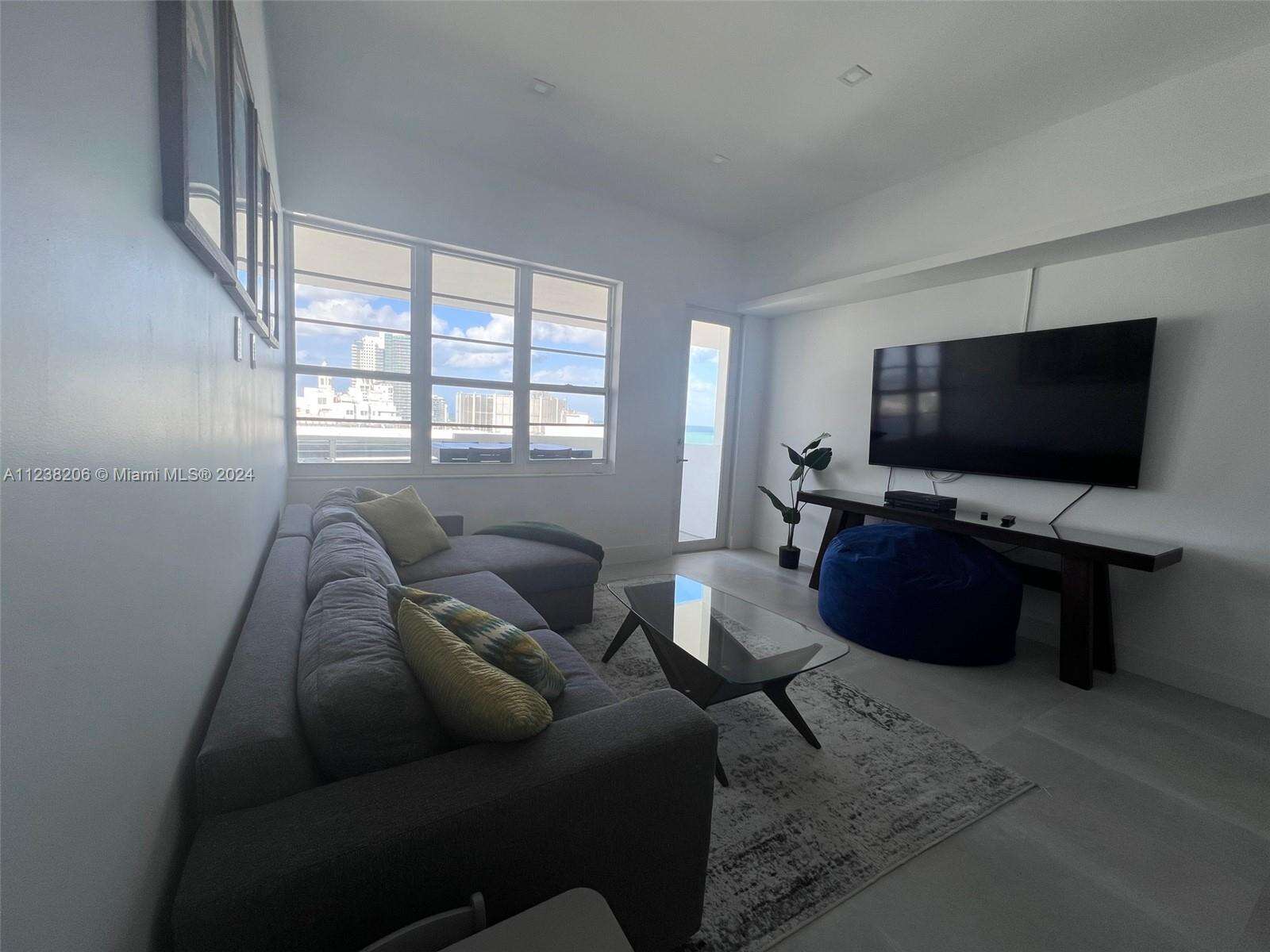 Decoplage at 100 Lincoln Rd, Miami Beach, FL 33139 - For Rent photo 6