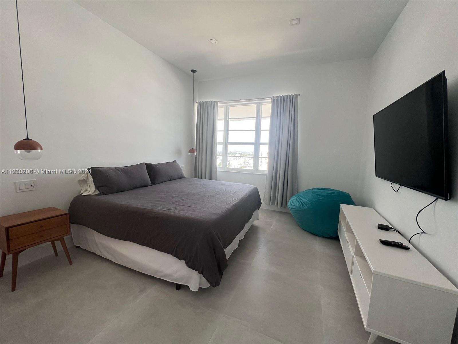 Decoplage at 100 Lincoln Rd, Miami Beach, FL 33139 - For Rent photo 8