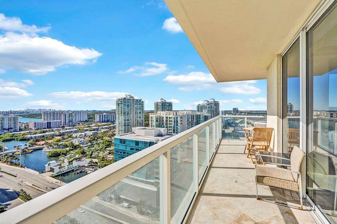 La Perla at 16699 Collins Ave, Sunny Isles Beach, FL 33160 - For Rent photo 27