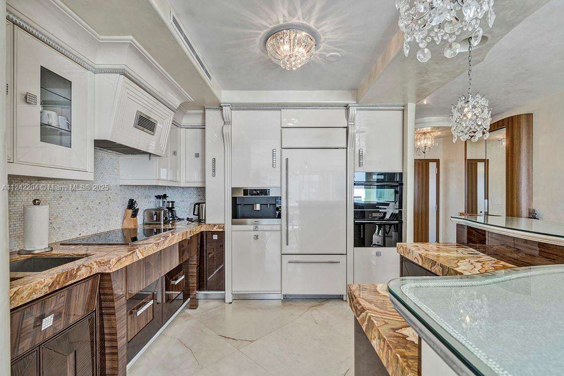 La Perla at 16699 Collins Ave, Sunny Isles Beach, FL 33160 - For Rent photo 9