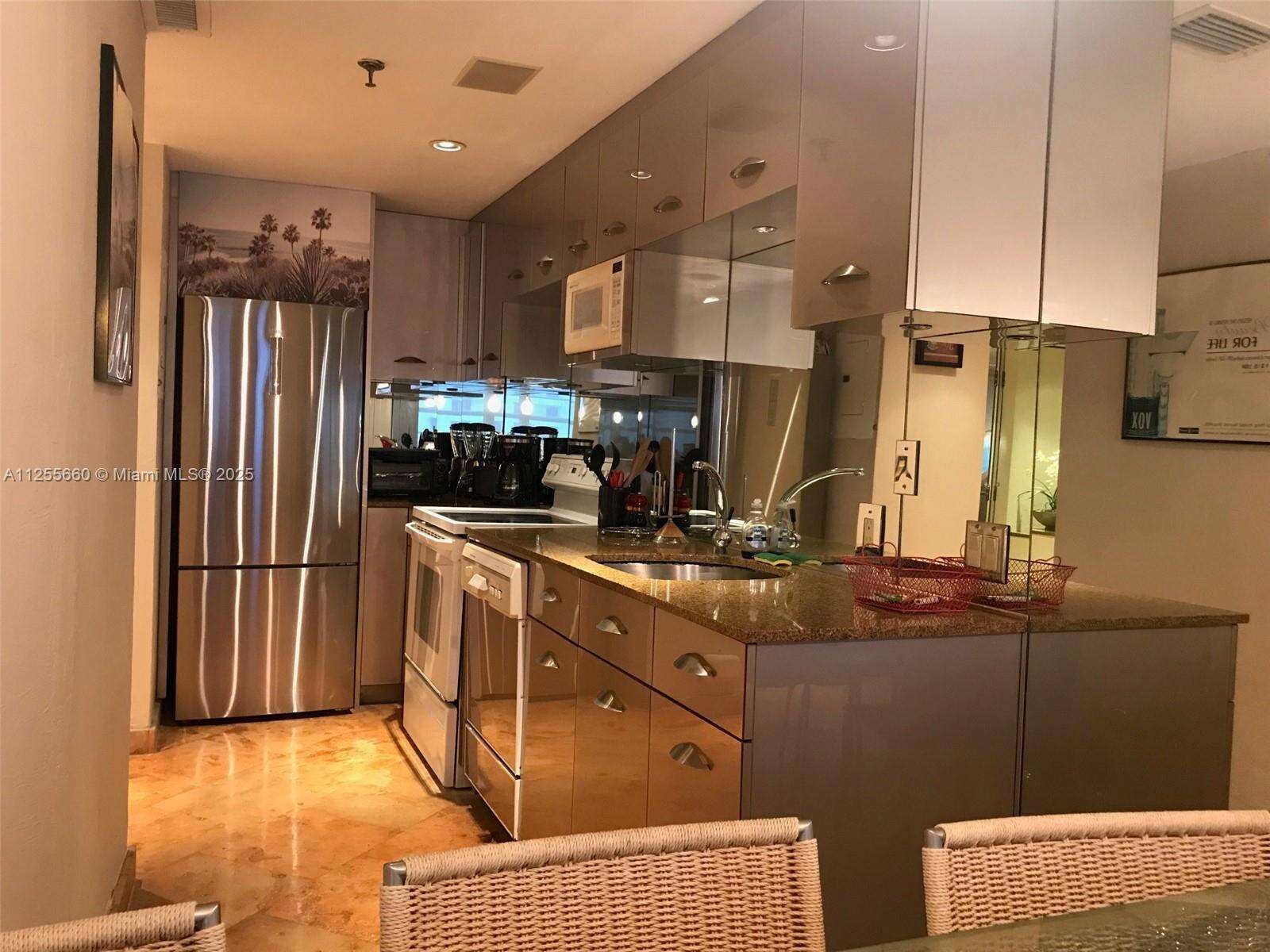 Decoplage at 100 Lincoln Rd, Miami Beach, FL 33139 - For Rent photo 19
