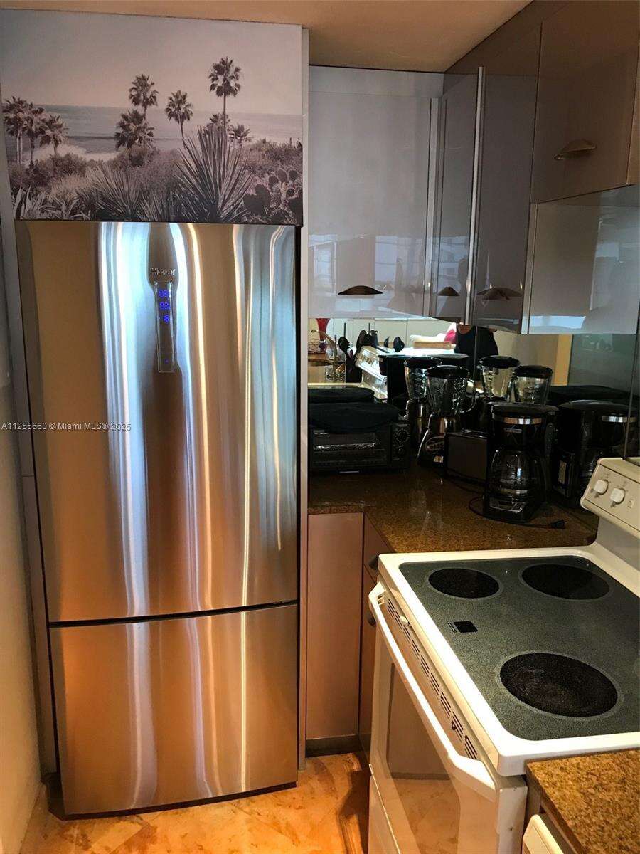 Decoplage at 100 Lincoln Rd, Miami Beach, FL 33139 - For Rent photo 20