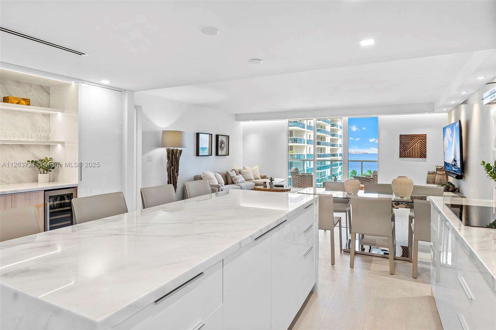 Roney Palace at 2301 Collins Ave, Miami Beach, FL 33139 - For Rent photo 14