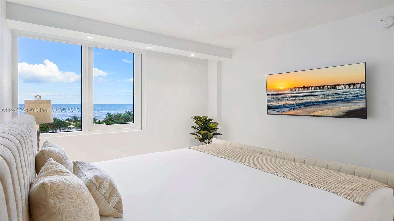 Roney Palace at 2301 Collins Ave, Miami Beach, FL 33139 - For Rent photo 16