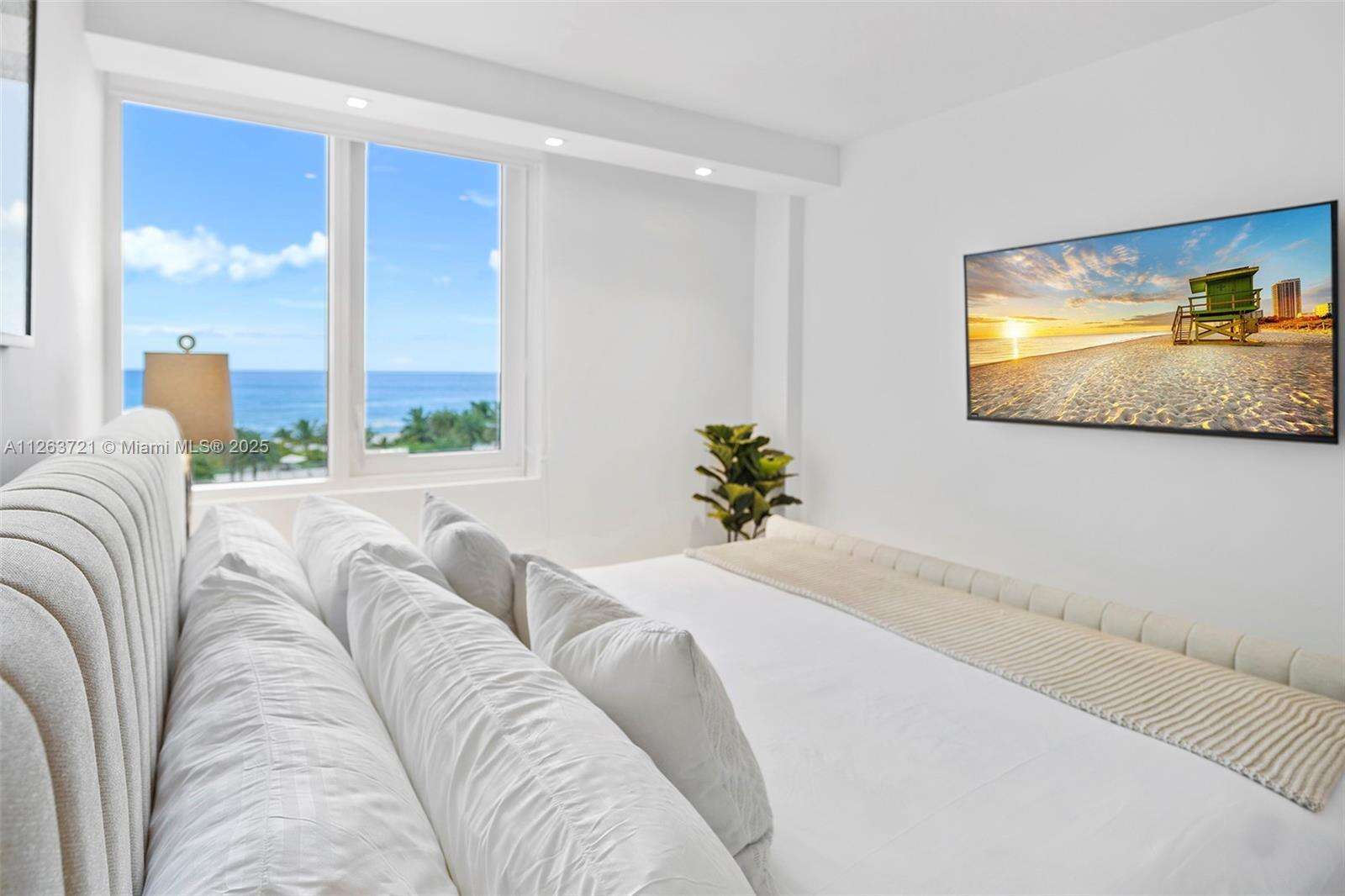 Roney Palace at 2301 Collins Ave, Miami Beach, FL 33139 - For Rent photo 17