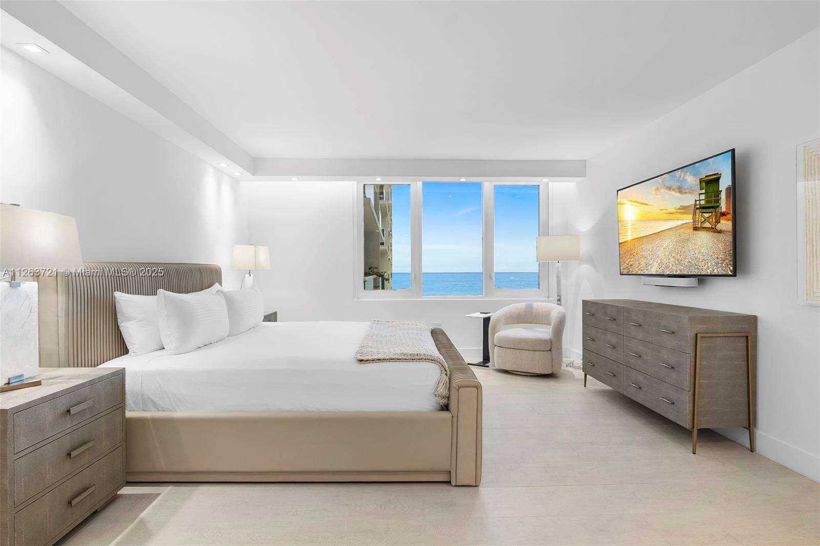 Roney Palace at 2301 Collins Ave, Miami Beach, FL 33139 - For Rent photo 3