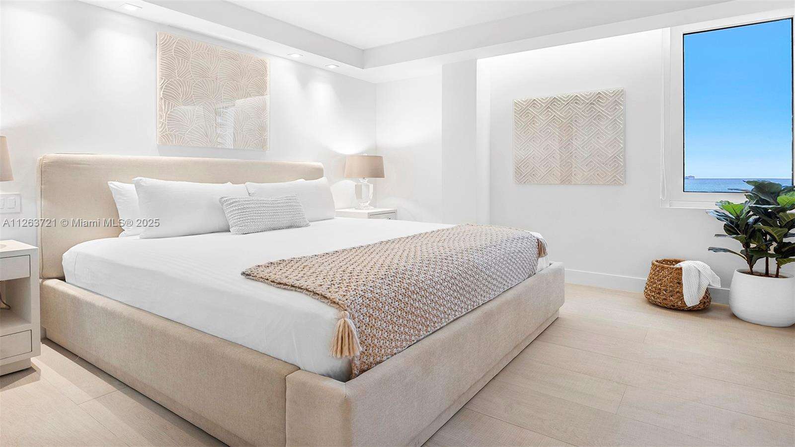 Roney Palace at 2301 Collins Ave, Miami Beach, FL 33139 - For Rent photo 23