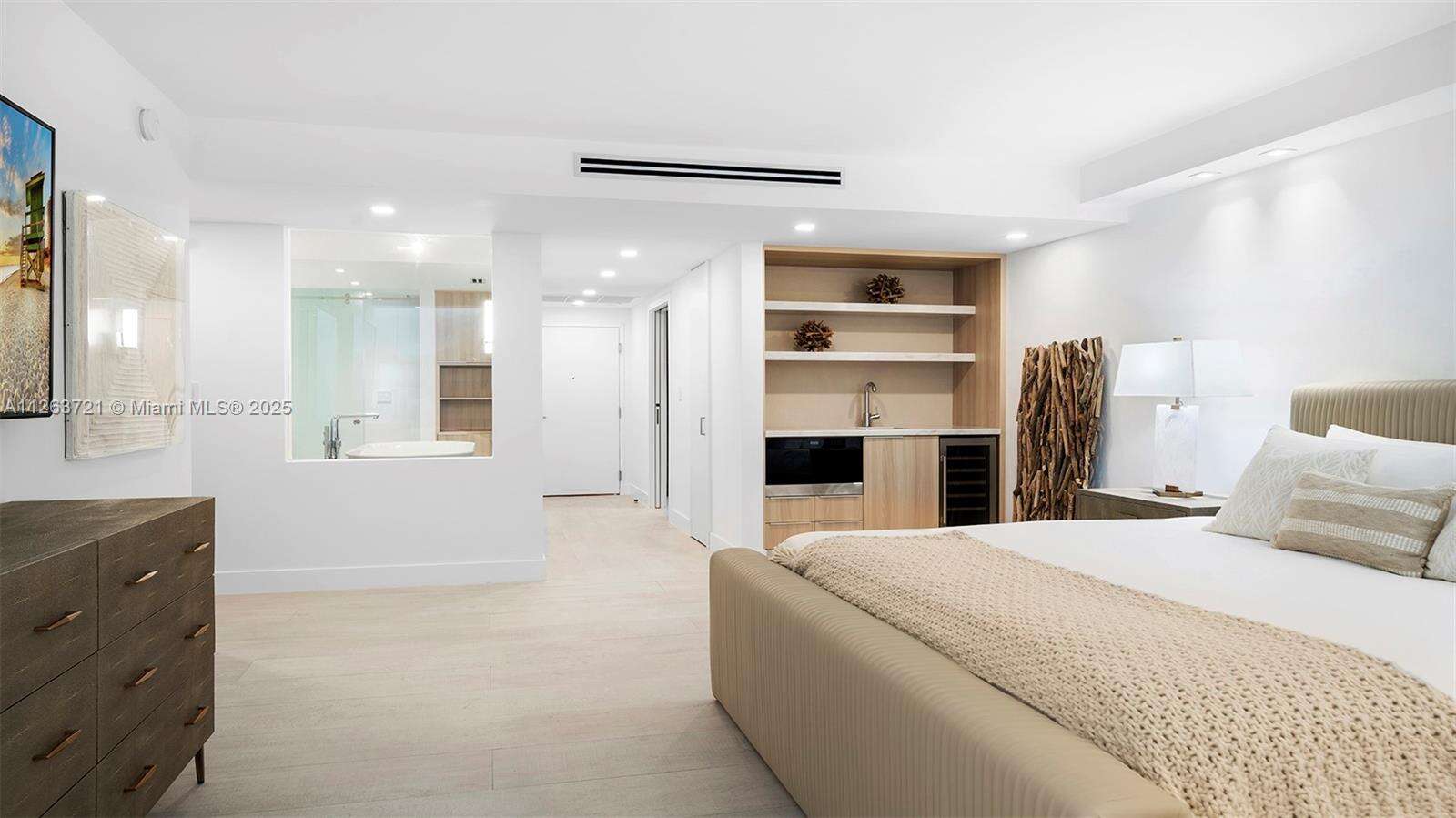 Roney Palace at 2301 Collins Ave, Miami Beach, FL 33139 - For Rent photo 28