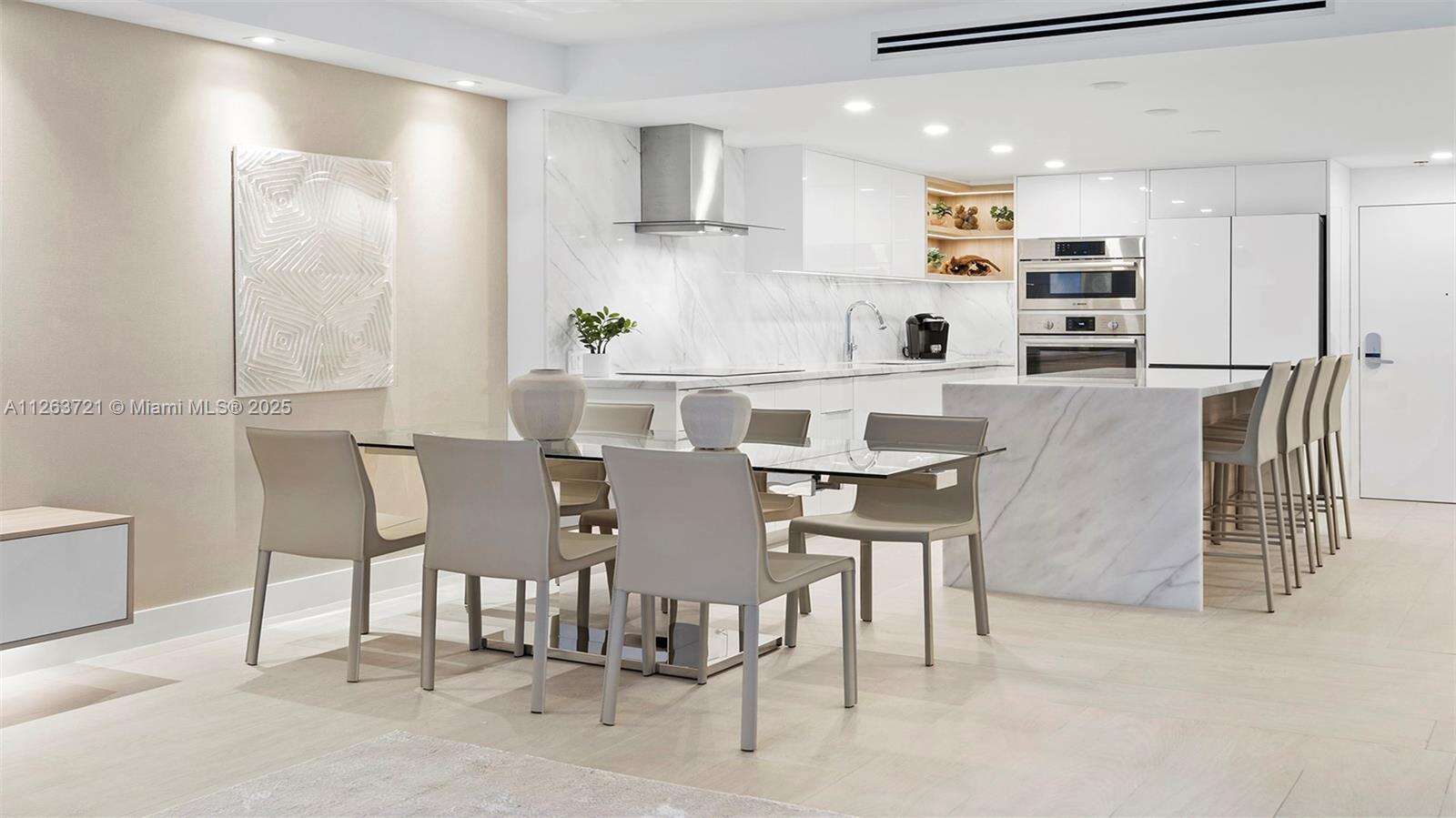 Roney Palace at 2301 Collins Ave, Miami Beach, FL 33139 - For Rent photo 4