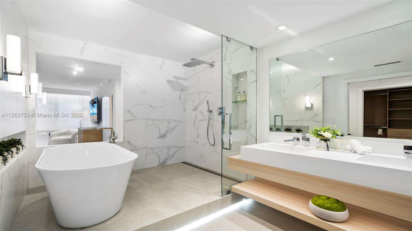 Roney Palace at 2301 Collins Ave, Miami Beach, FL 33139 - For Rent photo 5
