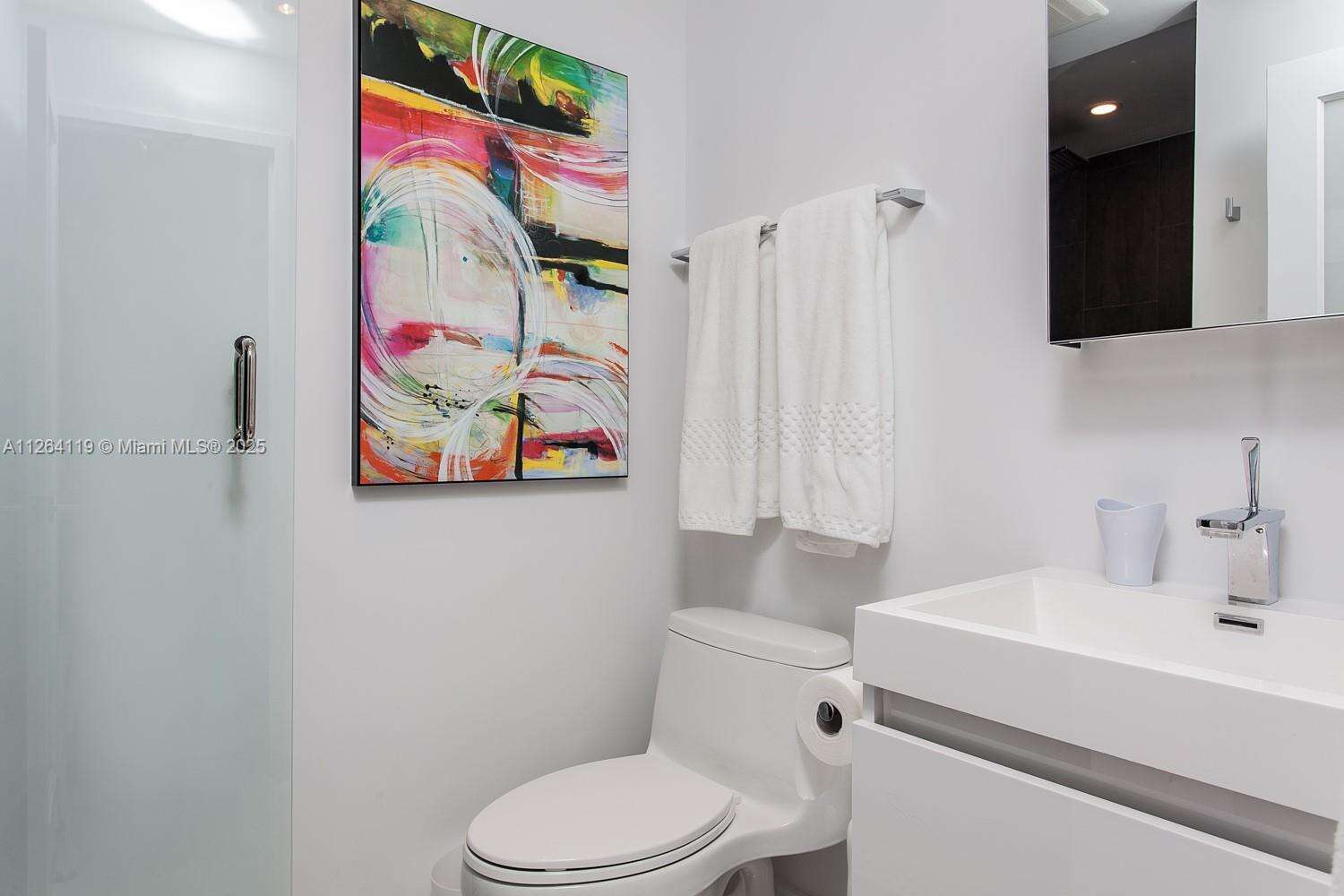 Decoplage at 100 Lincoln Rd, Miami Beach, FL 33139 - For Rent photo 13