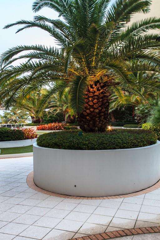 Decoplage at 100 Lincoln Rd, Miami Beach, FL 33139 - For Rent photo 5