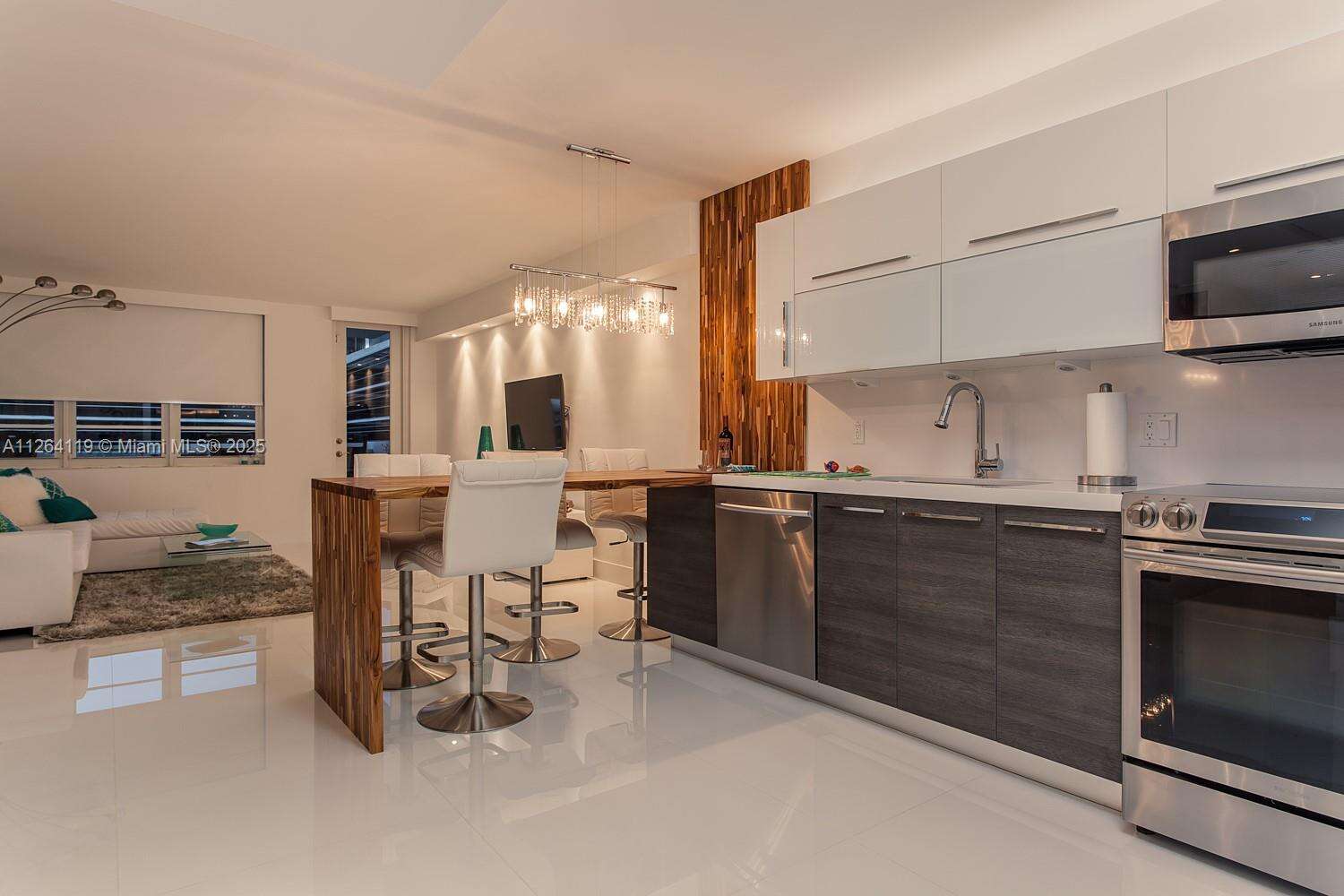 Decoplage at 100 Lincoln Rd, Miami Beach, FL 33139 - For Rent photo 10