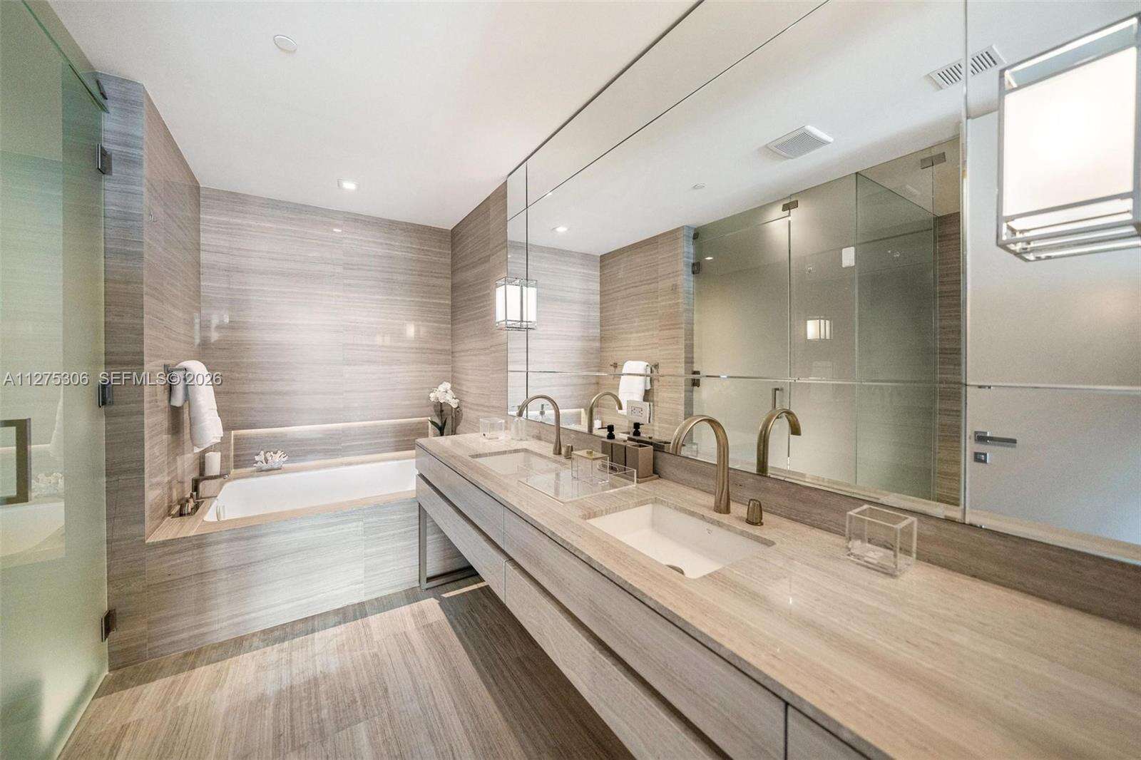 Armani Casa at 18975 Collins Ave, Sunny Isles Beach, FL 33160 - For Rent photo 44