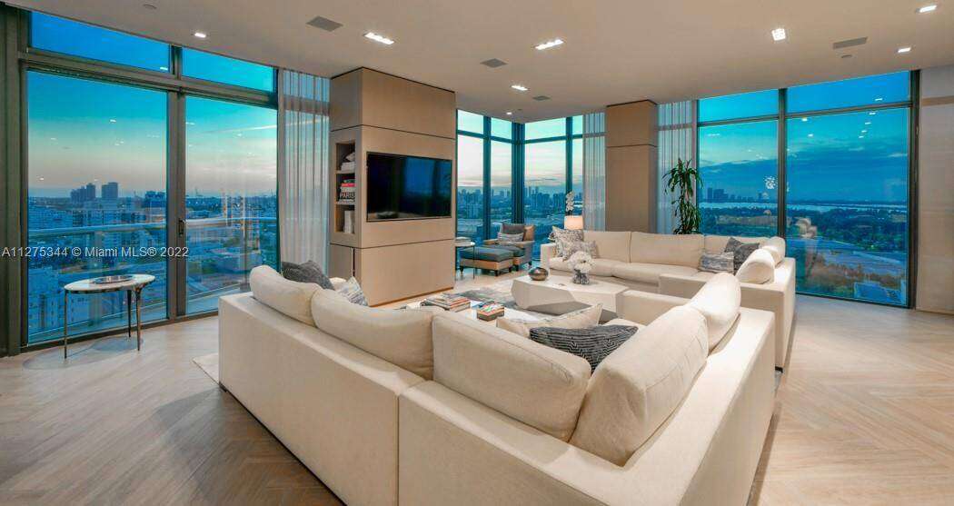 W South Beach at 2201 Collins Ave, Miami Beach, FL 33139 - For Rent photo 9