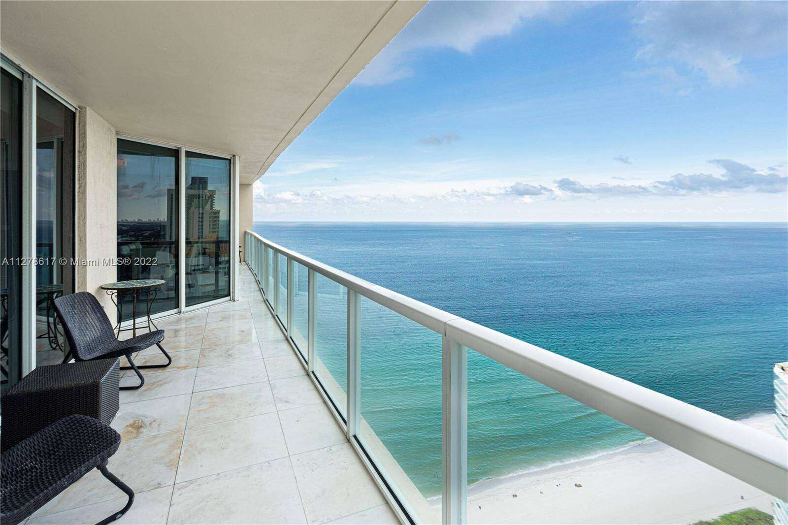La Perla at 16699 Collins Ave, Sunny Isles Beach, FL 33160 - For Rent photo 1