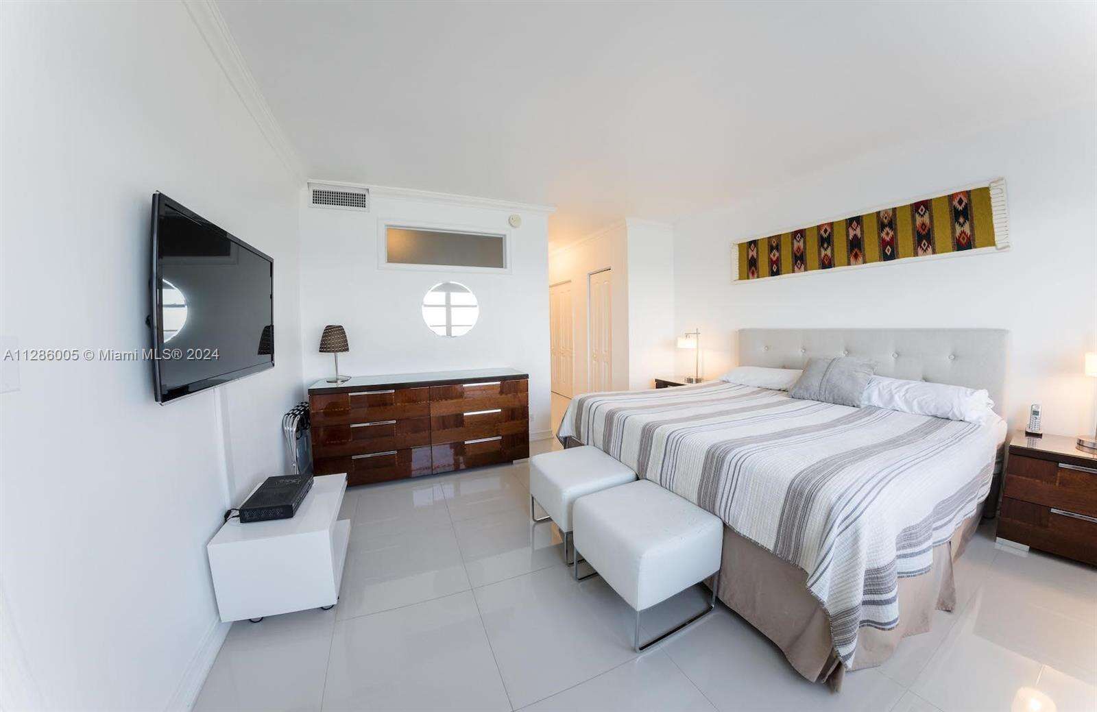The Pavilion at 5601 Collins Ave, Miami Beach, FL 33140 - For Rent photo 12