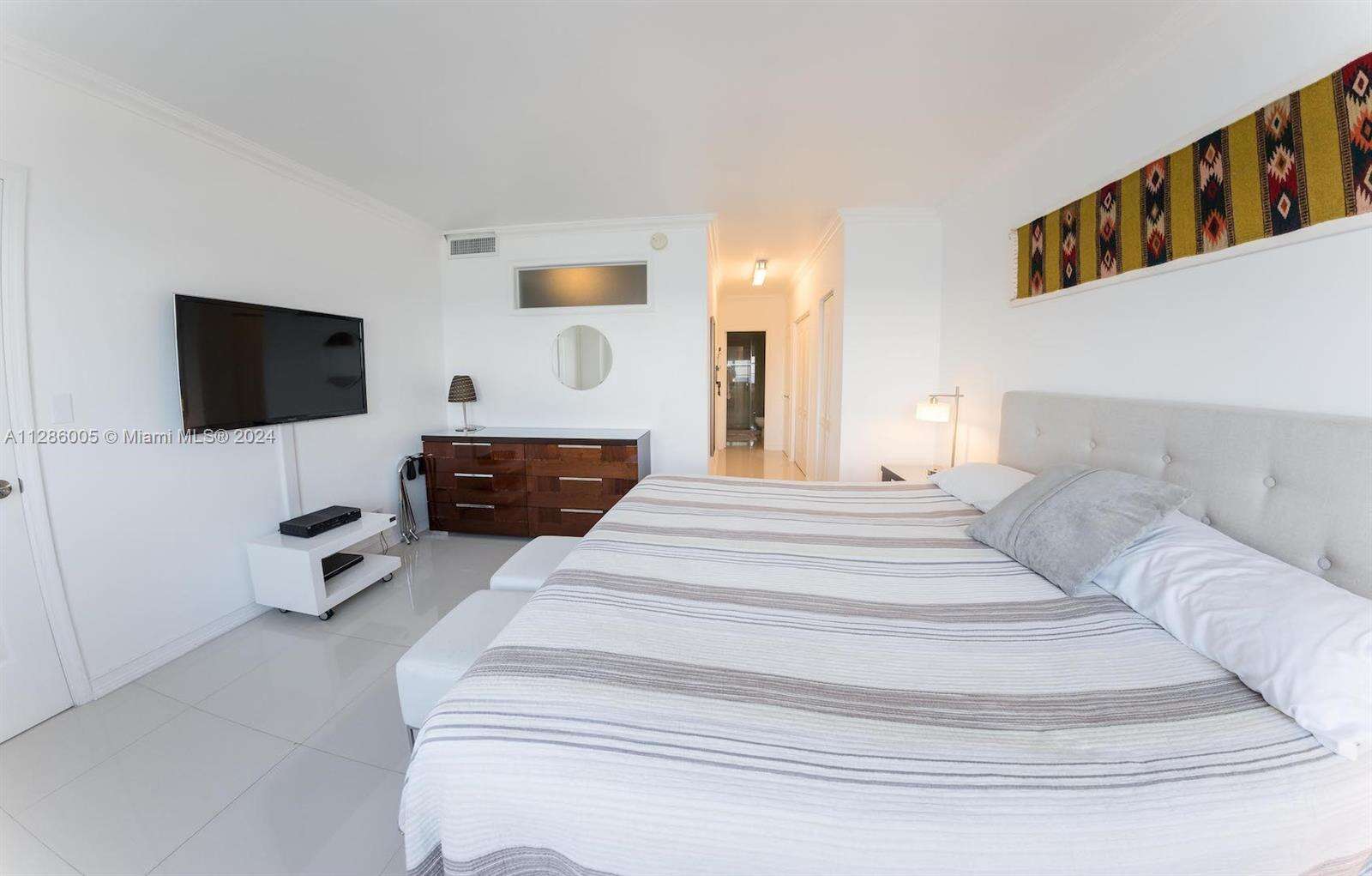 The Pavilion at 5601 Collins Ave, Miami Beach, FL 33140 - For Rent photo 13