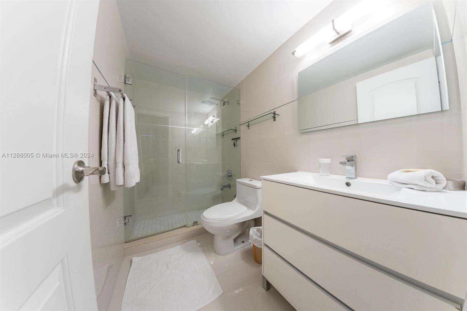 The Pavilion at 5601 Collins Ave, Miami Beach, FL 33140 - For Rent photo 14