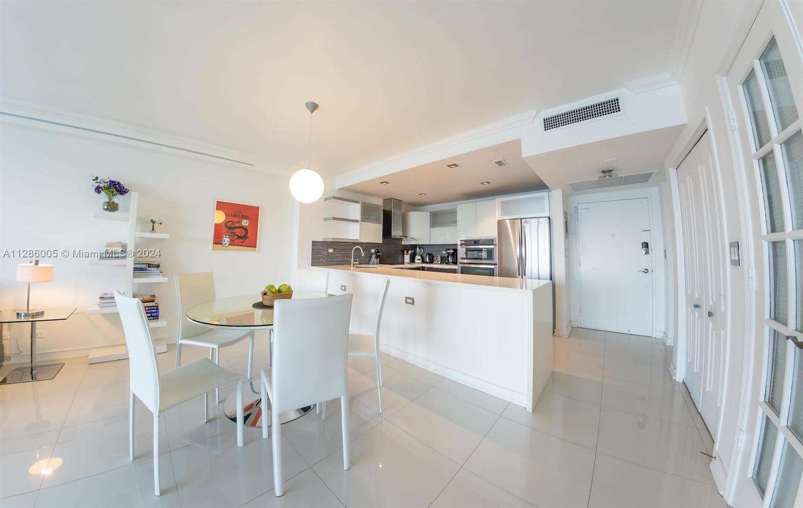 The Pavilion at 5601 Collins Ave, Miami Beach, FL 33140 - For Rent photo 6