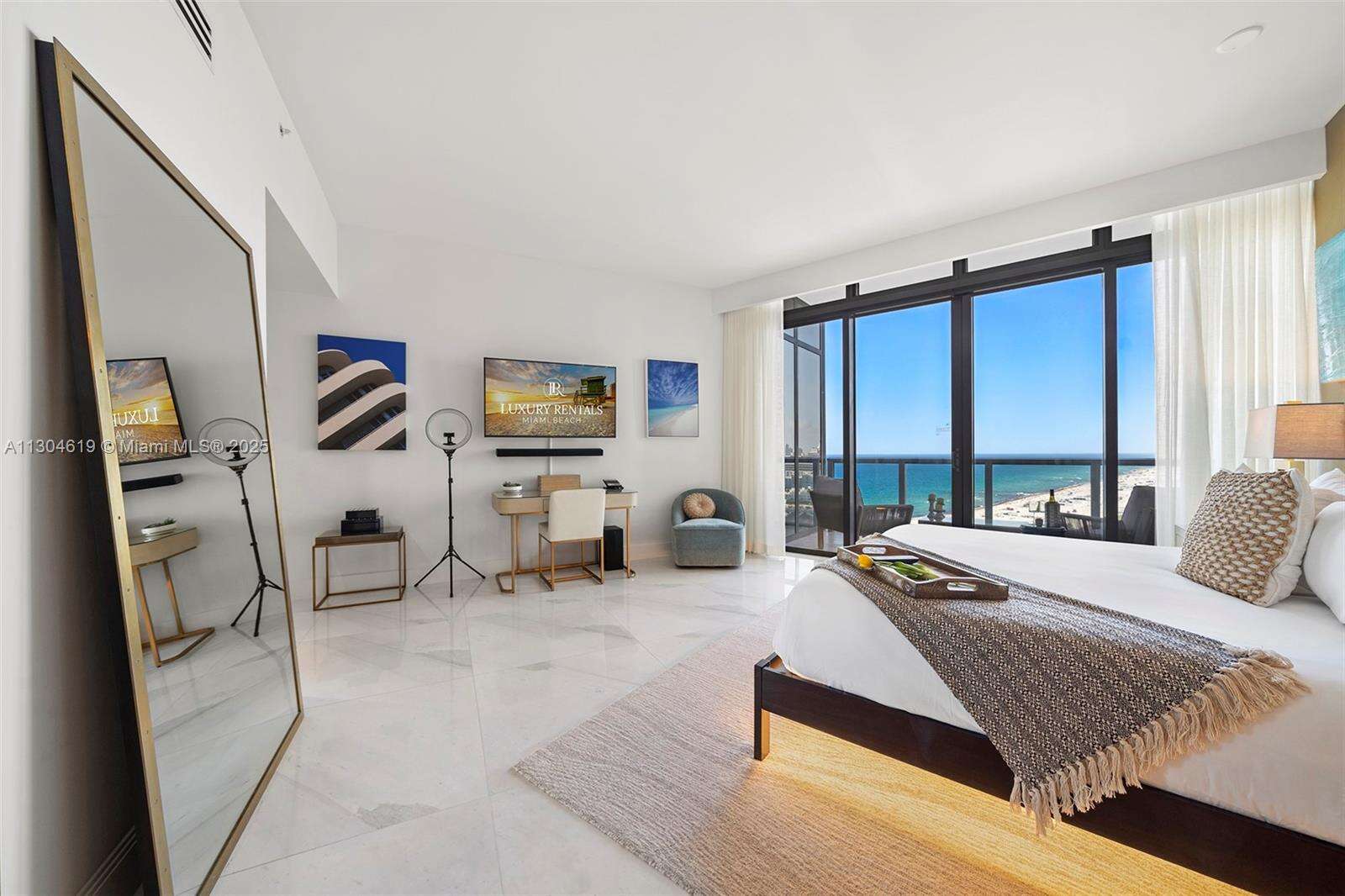 W South Beach at 2201 Collins Ave, Miami Beach, FL 33139 - For Rent photo 4