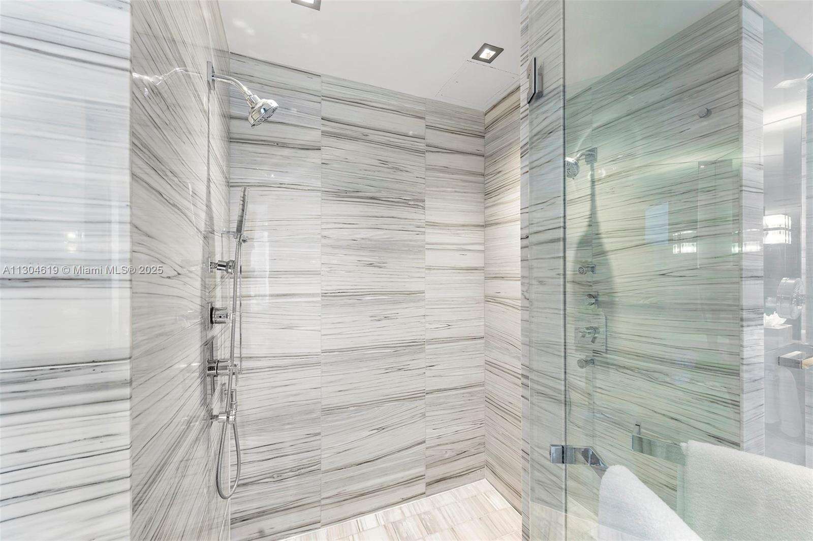 W South Beach at 2201 Collins Ave, Miami Beach, FL 33139 - For Rent photo 46