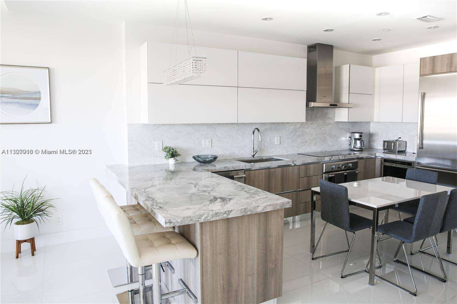 Decoplage at 100 Lincoln Rd, Miami Beach, FL 33139 - For Rent photo 2