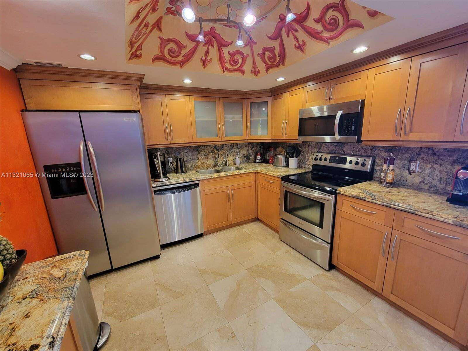 Seacoast 5151 at 5151 Collins Ave, Miami Beach, FL 33140 - For Rent photo 4