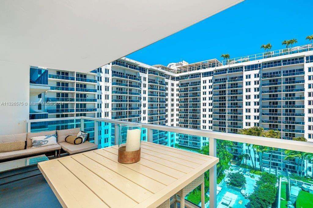 Roney Palace at 2301 Collins Ave, Miami Beach, FL 33139 - For Rent photo 2