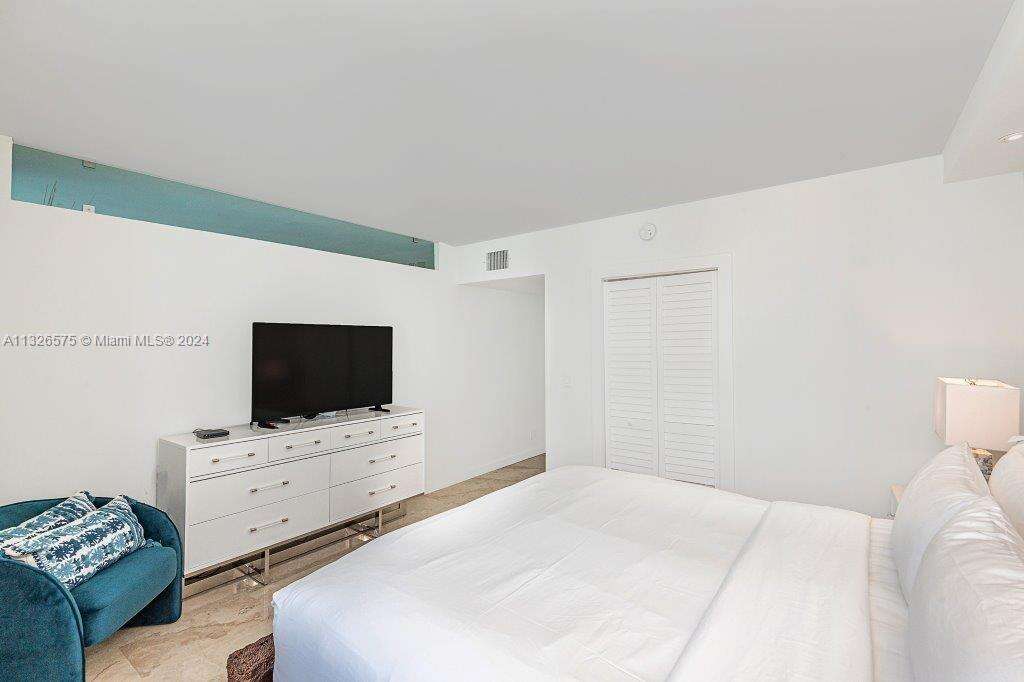 Roney Palace at 2301 Collins Ave, Miami Beach, FL 33139 - For Rent photo 11