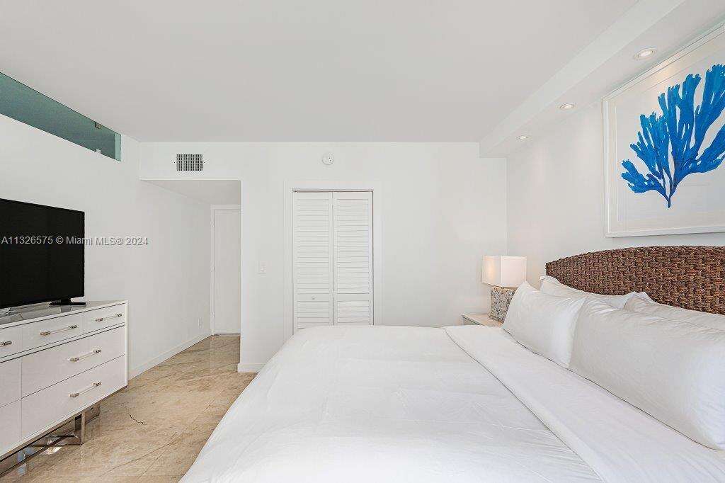 Roney Palace at 2301 Collins Ave, Miami Beach, FL 33139 - For Rent photo 13