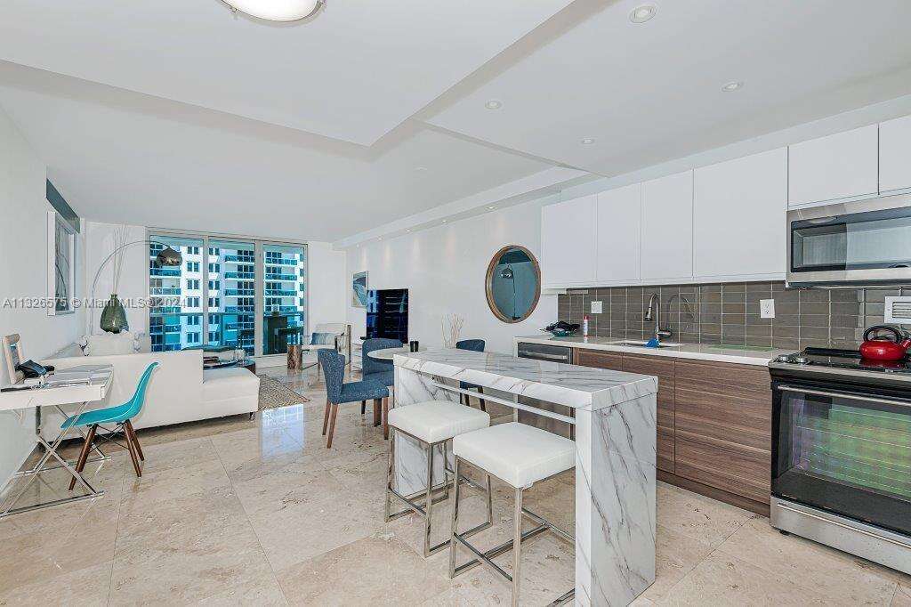 Roney Palace at 2301 Collins Ave, Miami Beach, FL 33139 - For Rent photo 14