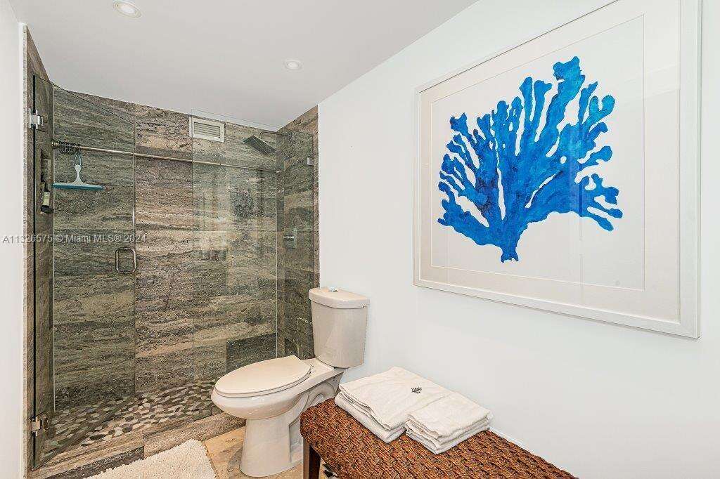 Roney Palace at 2301 Collins Ave, Miami Beach, FL 33139 - For Rent photo 18