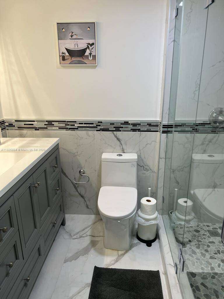 Sea Air Towers at 3725 Ocean Dr, Hollywood, FL 33019 - For Rent photo 17