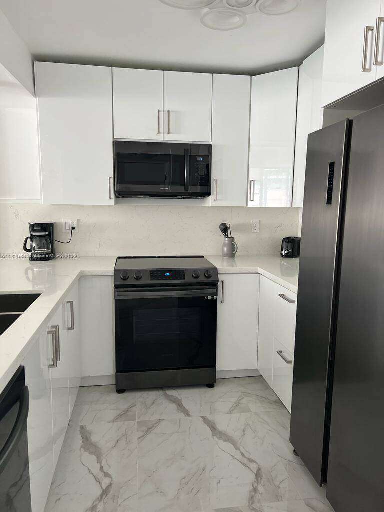 Sea Air Towers at 3725 Ocean Dr, Hollywood, FL 33019 - For Rent photo 3