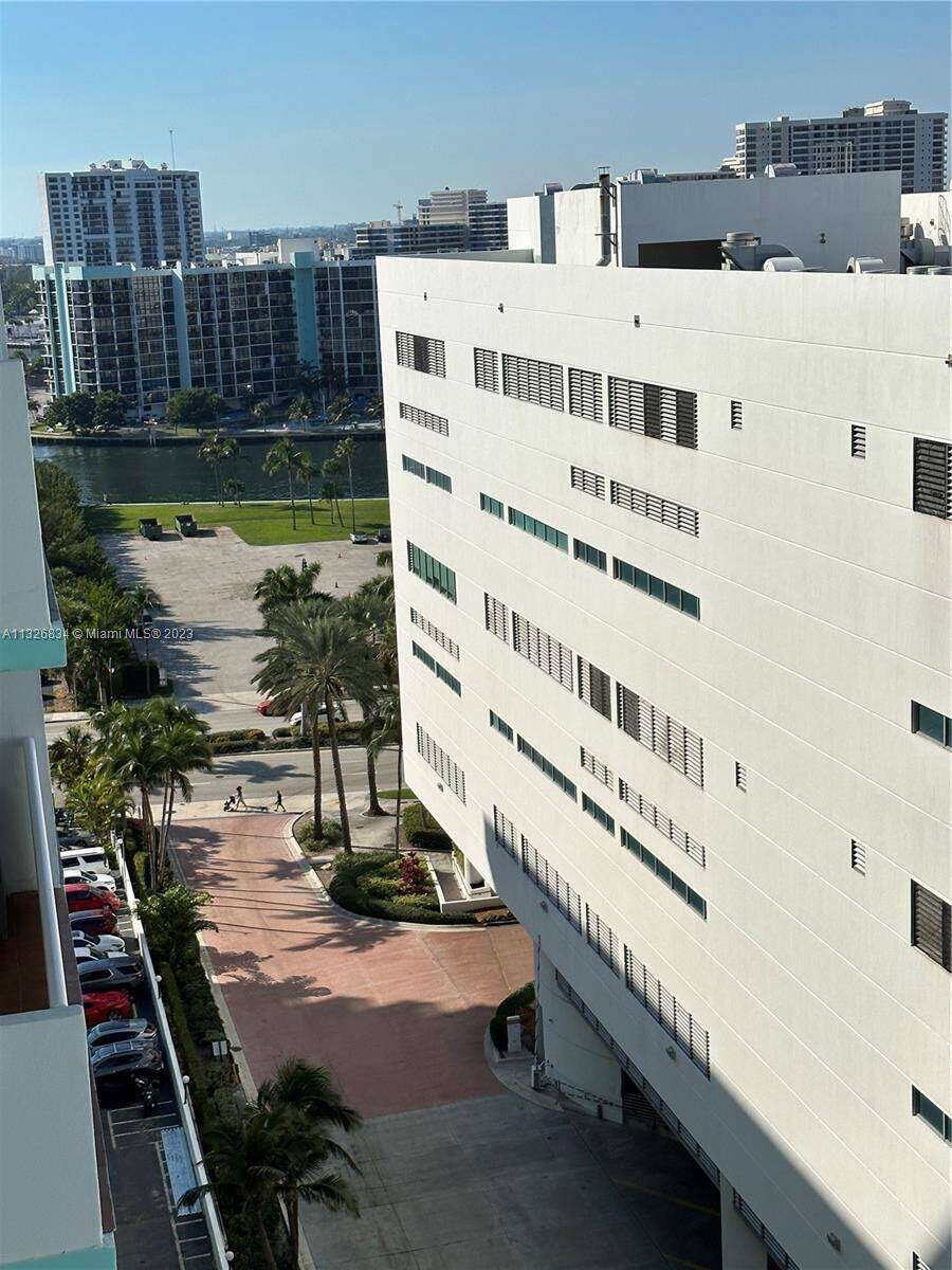 Sea Air Towers at 3725 Ocean Dr, Hollywood, FL 33019 - For Rent photo 21